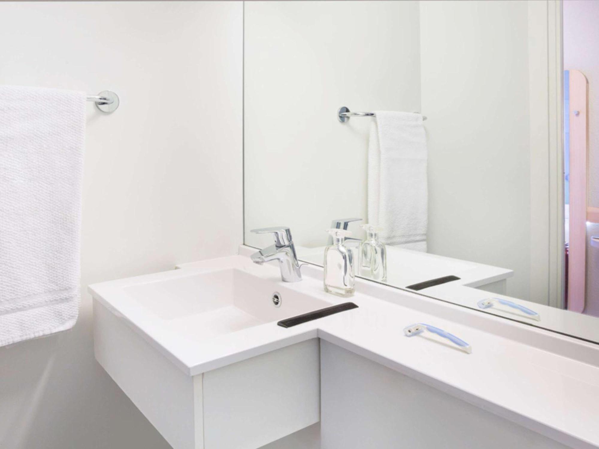 Ibis Budget Thonon Les Bains Bagian luar foto