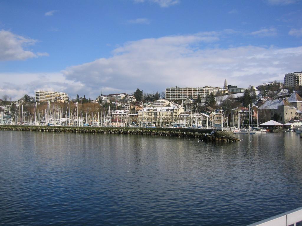 Ibis Budget Thonon Les Bains Bagian luar foto