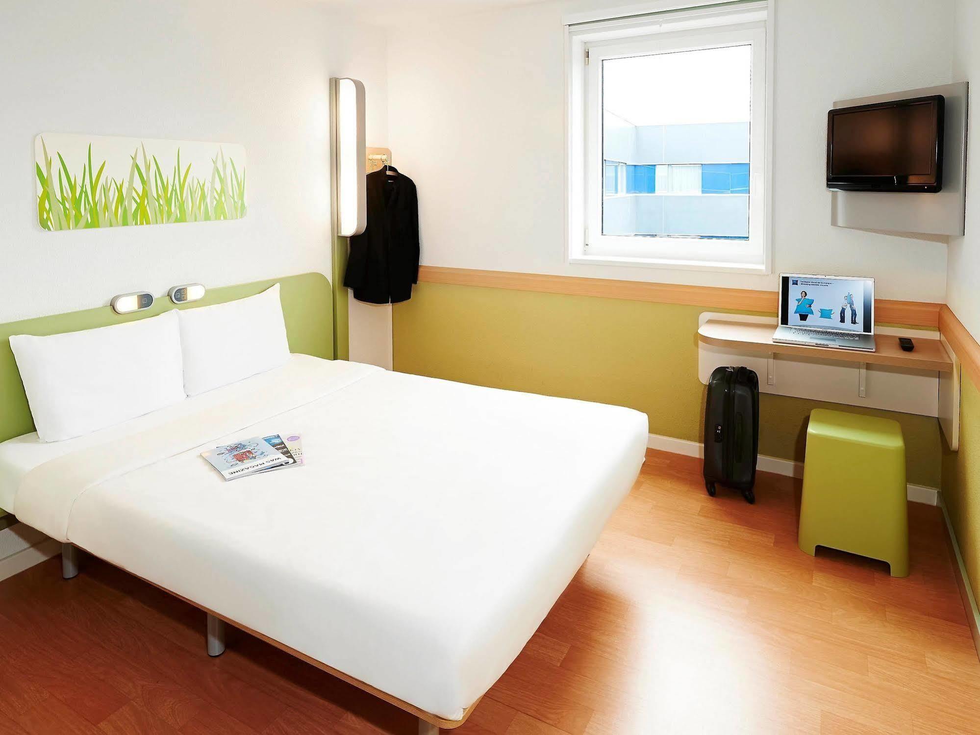 Ibis Budget Thonon Les Bains Bagian luar foto