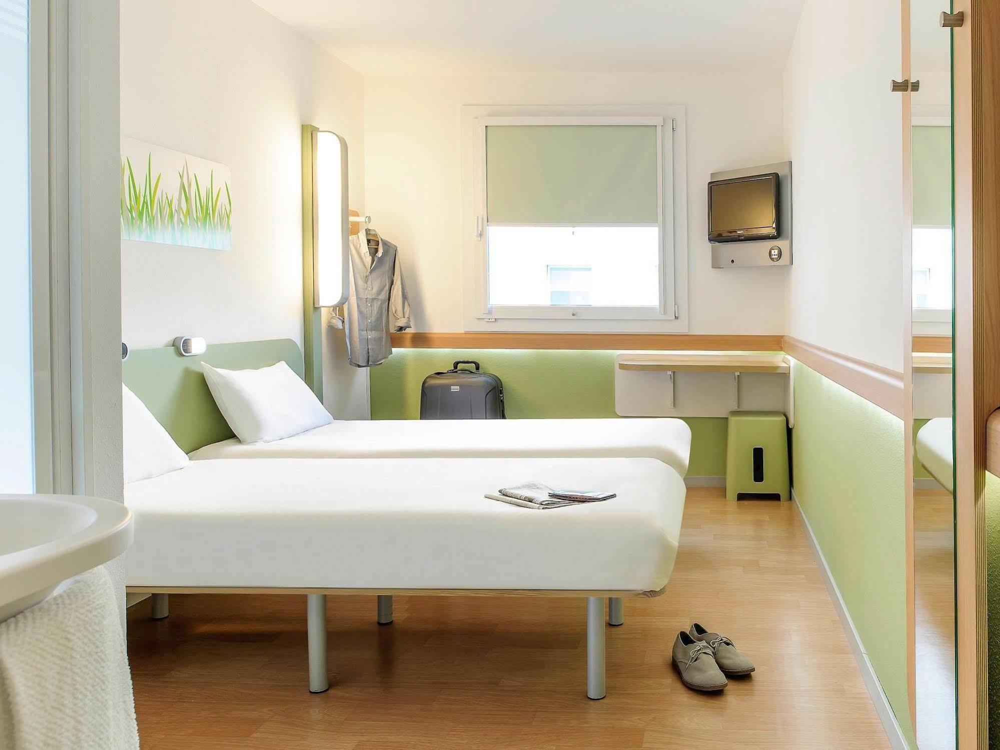 Ibis Budget Thonon Les Bains Bagian luar foto